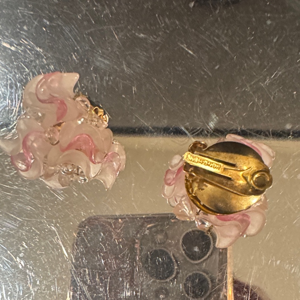 Vintage Elegant Pink and Gold Women's Earrings - Picture 2 of 3